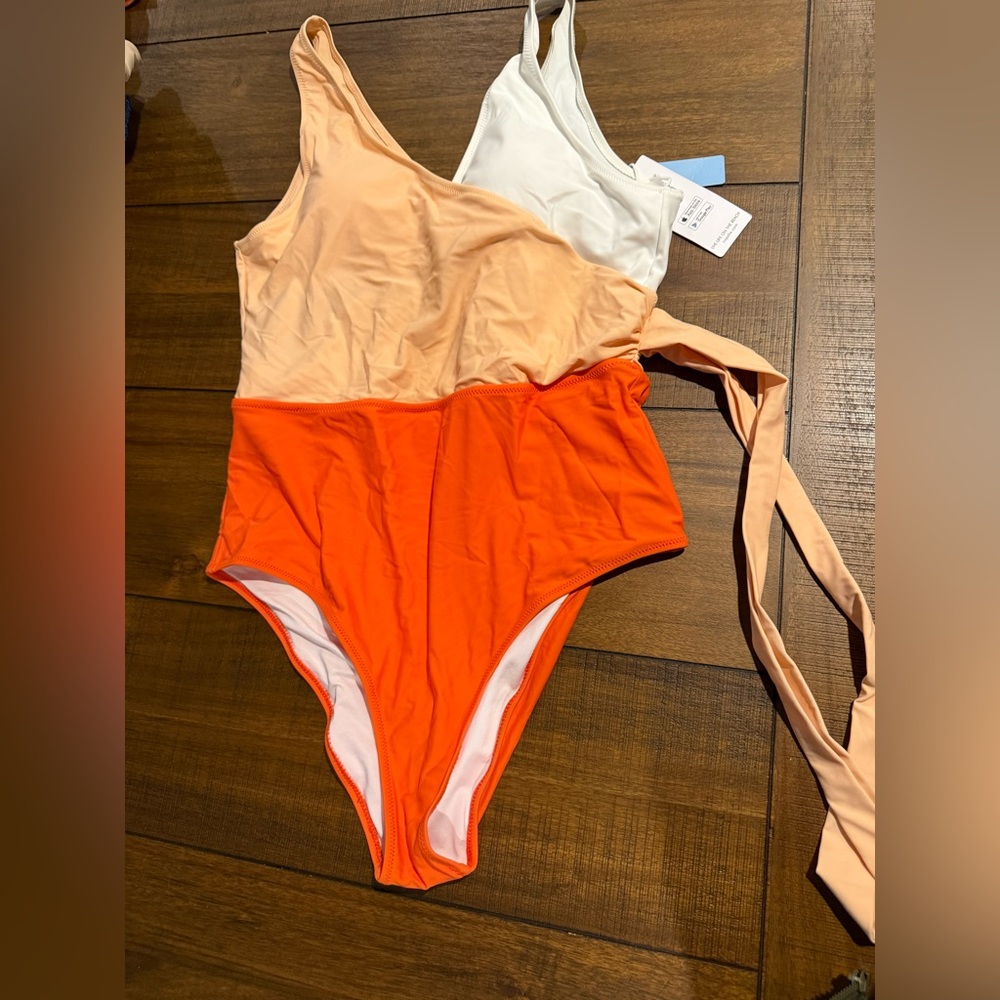 Cupshe Orange and Cream One-Piece Swimsuit